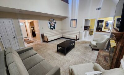 Peaceful & Elegant Sleeps 16 with Pool Near Malls