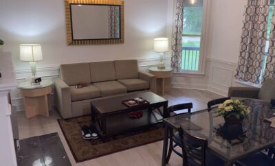 Near Blue Oval City 8BR 5BA 2 kitchen and parking